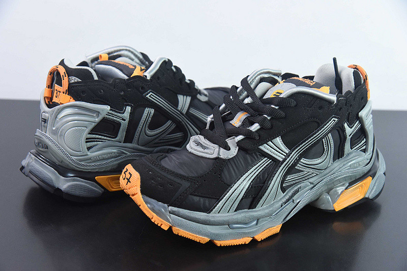 Ba*len*cia*ga runner sneaker