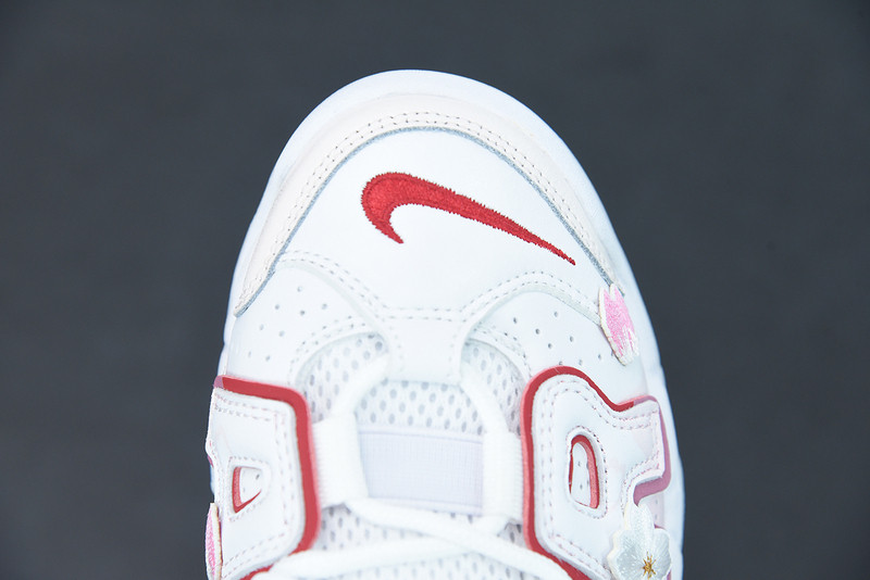 NIKE AIR MORE UPTEMPO 96 GS"WHITE/CHERRY BLOSSOMS