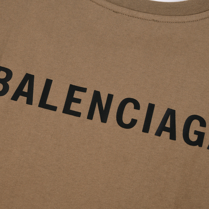 Ba1en*iaga clothes
