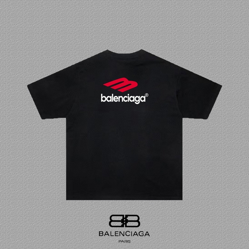 Ba1en*iaga clothes