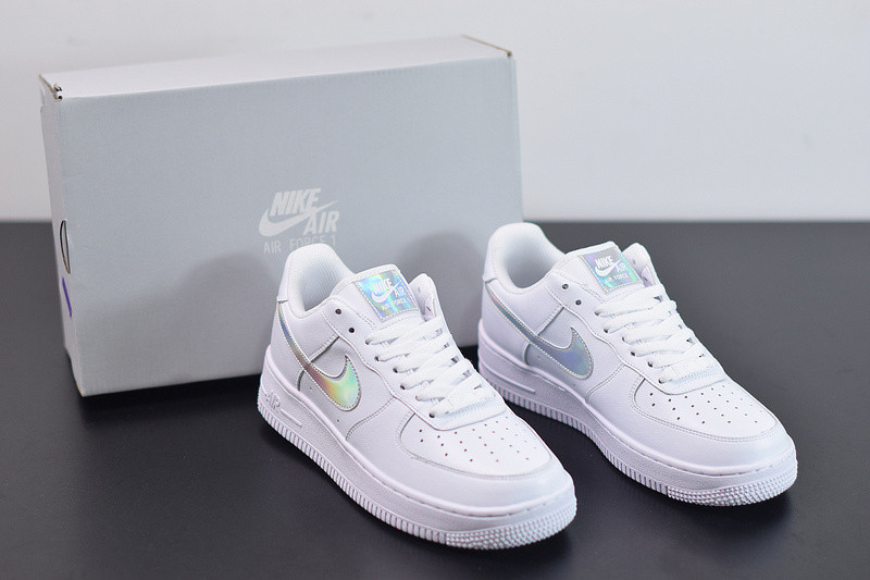 NIKE AIR FORCE 1 LOW 