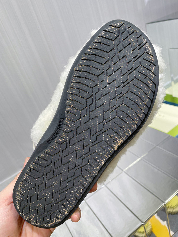 Ma*n1 slippers