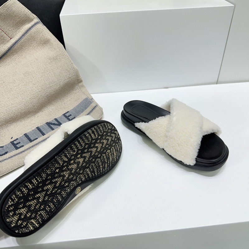 Ma*n1 slippers