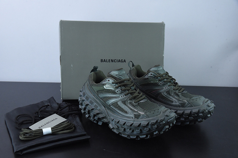BC DEFENDER RUBBER PLATFORM SNEAKERS