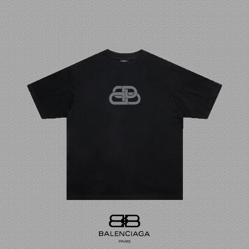 Ba1en*iaga clothes