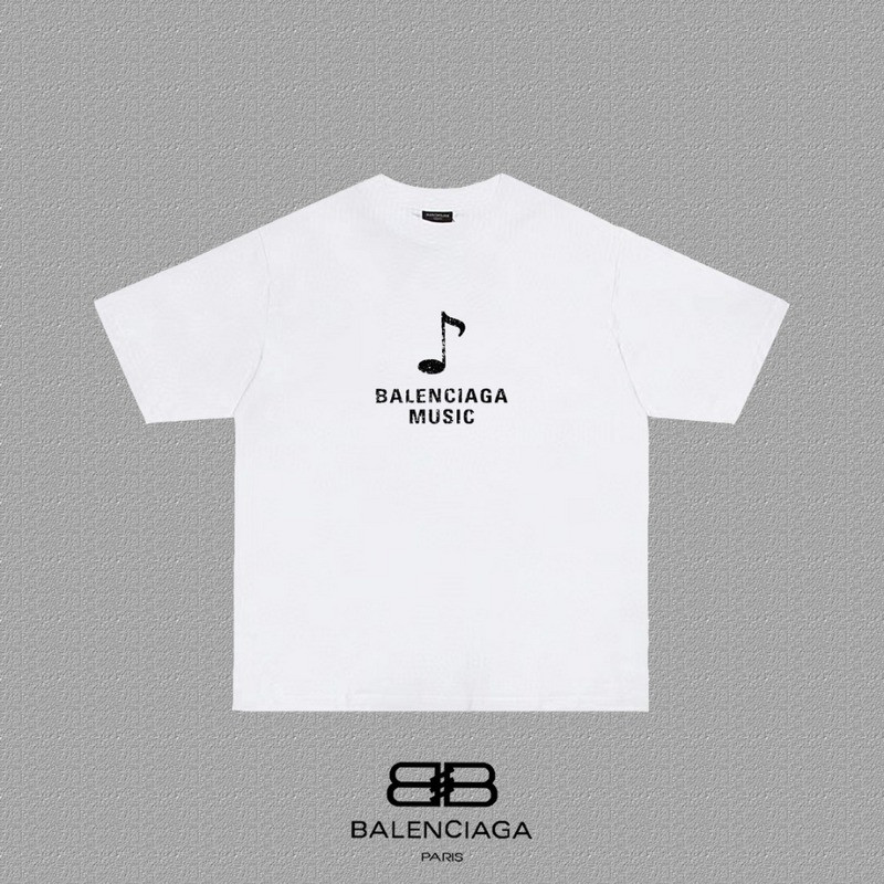 Ba1en*iaga clothes
