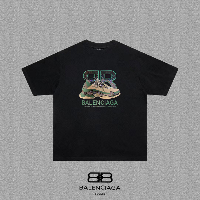 Ba1en*iaga clothes