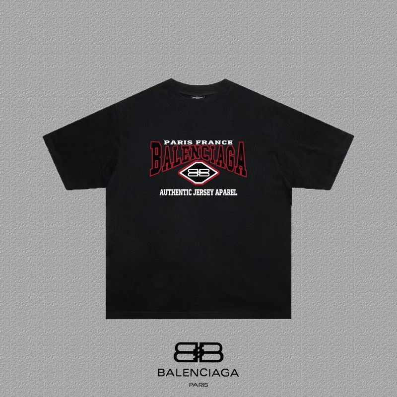 Ba1en*iaga clothes