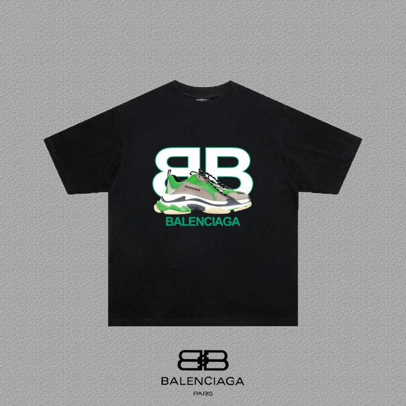 Ba1en*iaga clothes