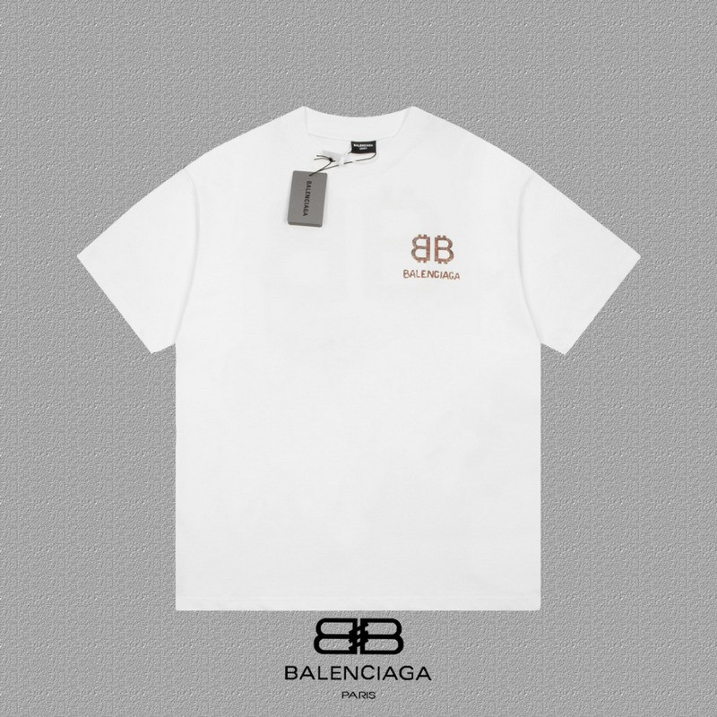 Ba1en*iaga clothes