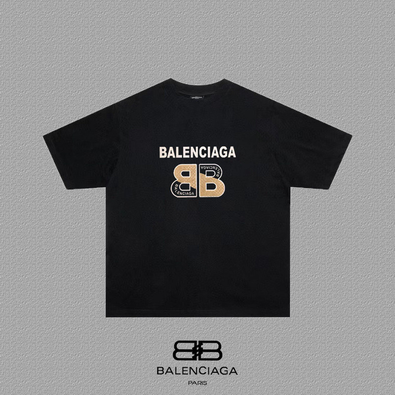 Ba1en*iaga clothes