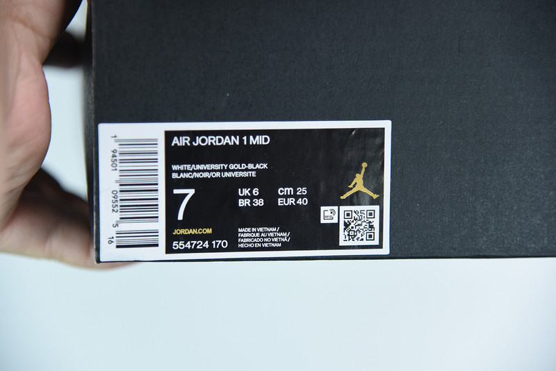 air jordan 1 mid surF**es in 