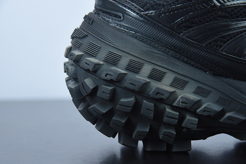 BC DEFENDER RUBBER PLATFORM SNEAKERS