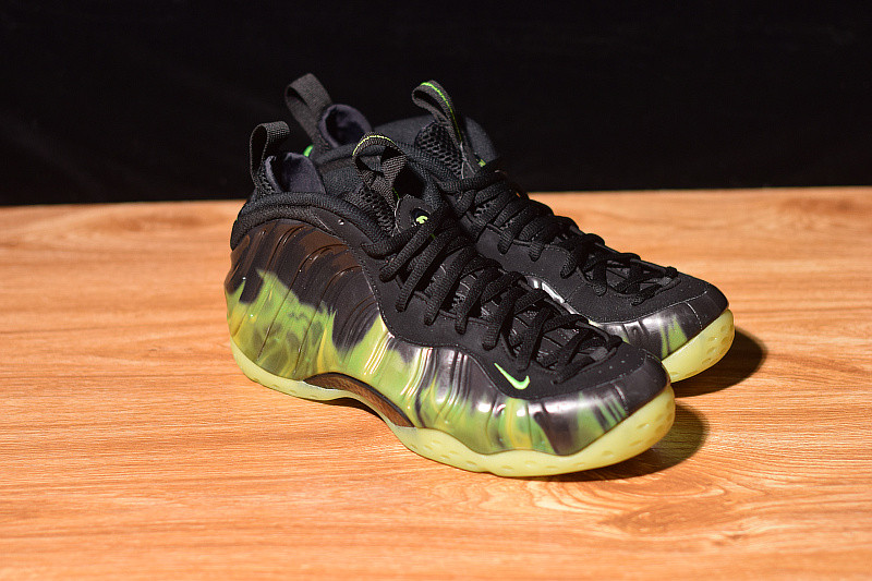 NIKE AIR FOAMPOSITE  ONE PARANORMAN "PARANORMAN" 579771-003