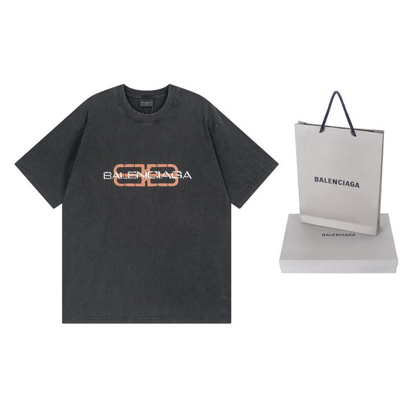 Ba1en*iaga clothes
