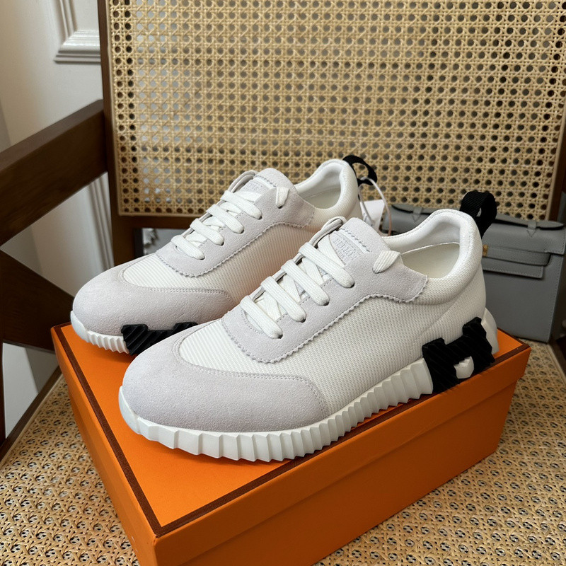 H**me5 sneaker