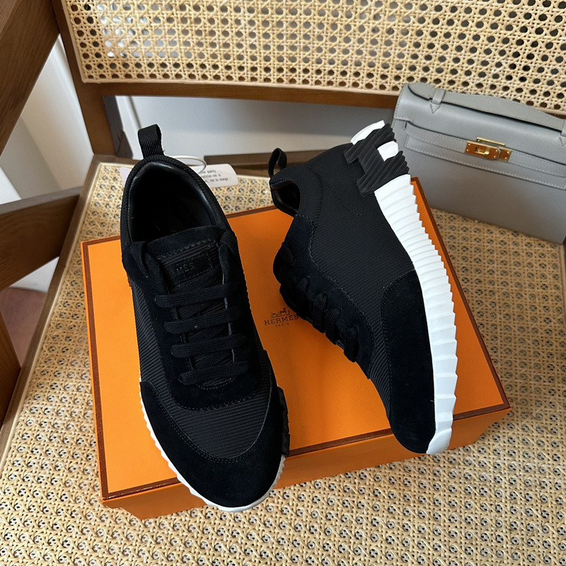 H**me5 sneaker