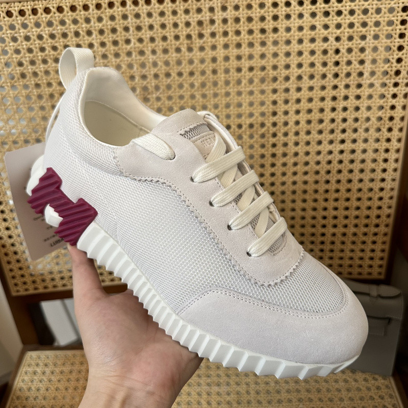 H**me5 sneaker