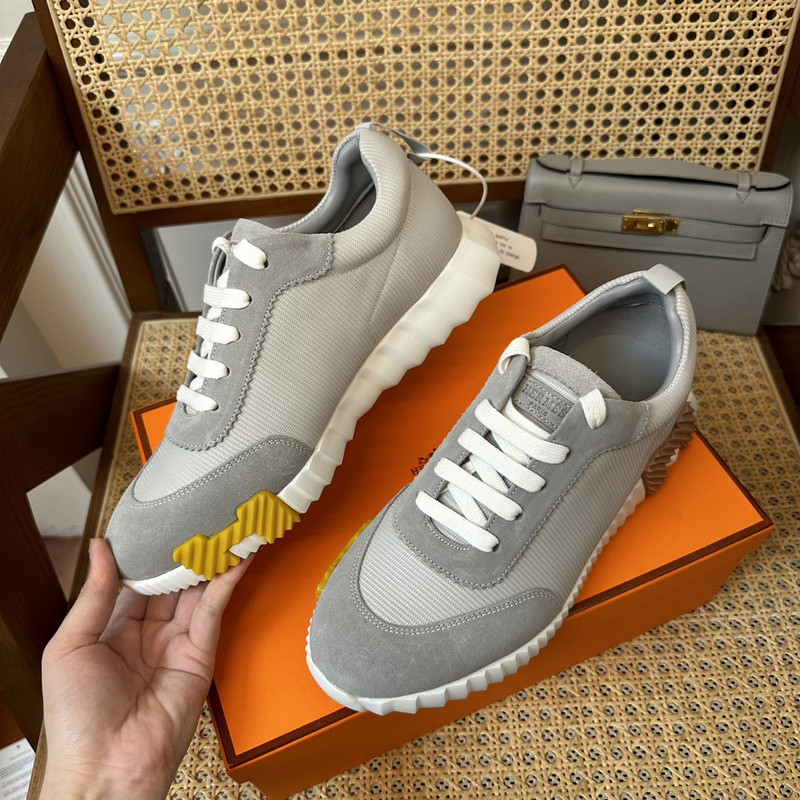H**me5 sneaker