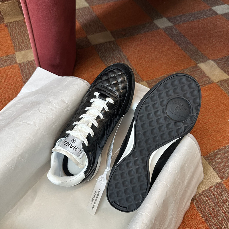 Ch**el sneaker