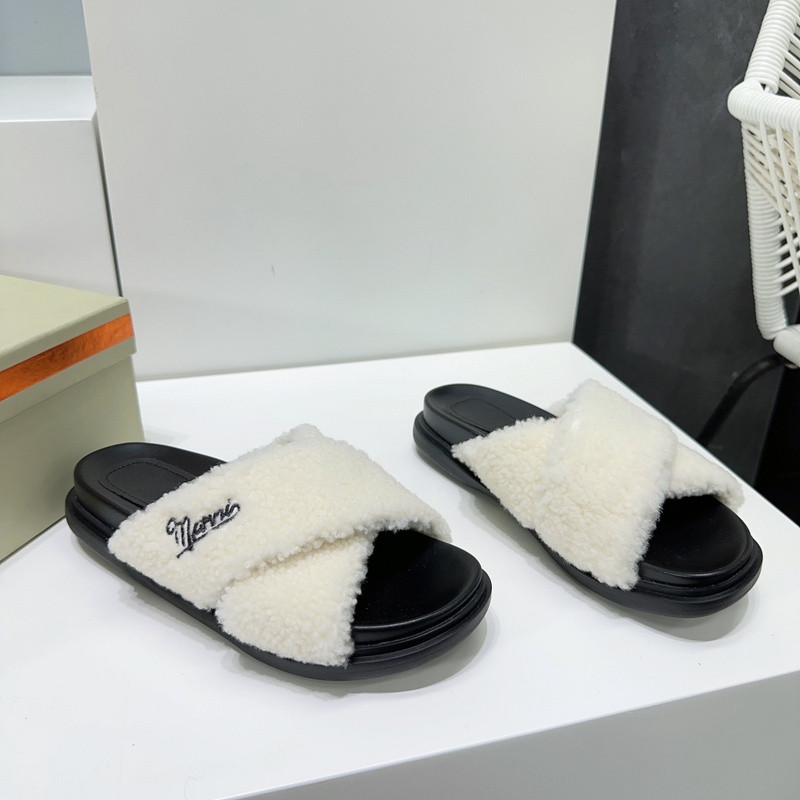 Ma*n1 slippers