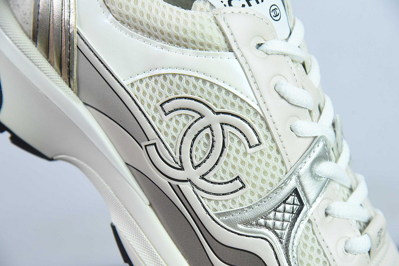 Ch**el sneaker