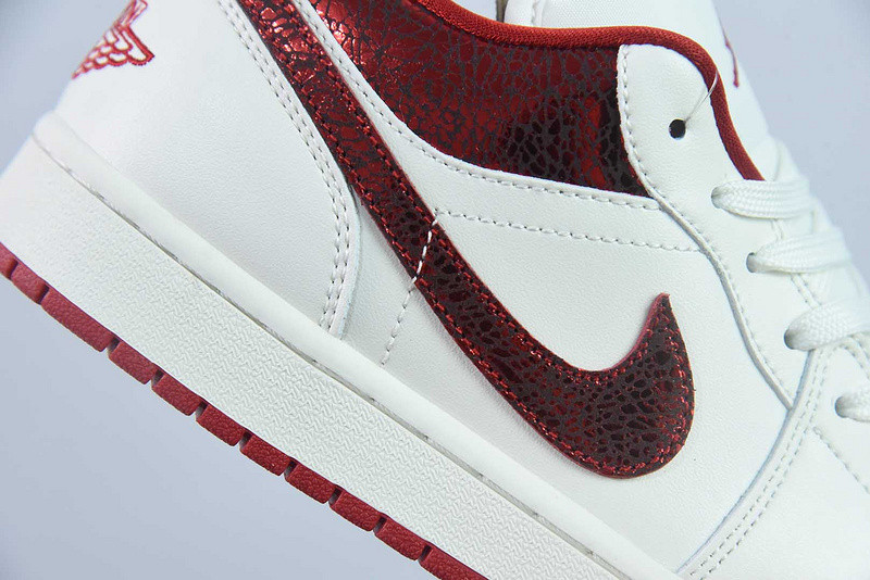 Air Jordan 1 Low SE WMNS Sail / Varsity Red HJ9338-106