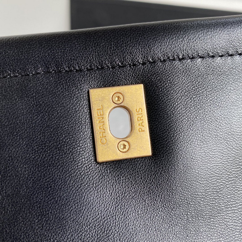 Ch*el purse
