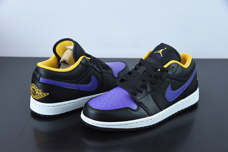 Air Jordan 1 Low “Dark Concord” 553558-075