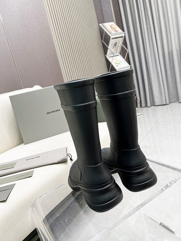 Cr*0*s™ boot in black