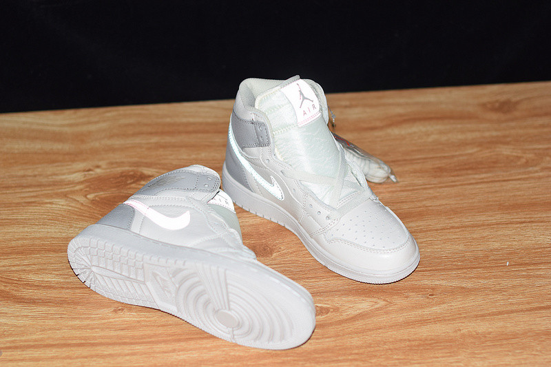 AIR JORDAN 1 MID LIGHT BONE WOLF GREY (GS) 554725-053