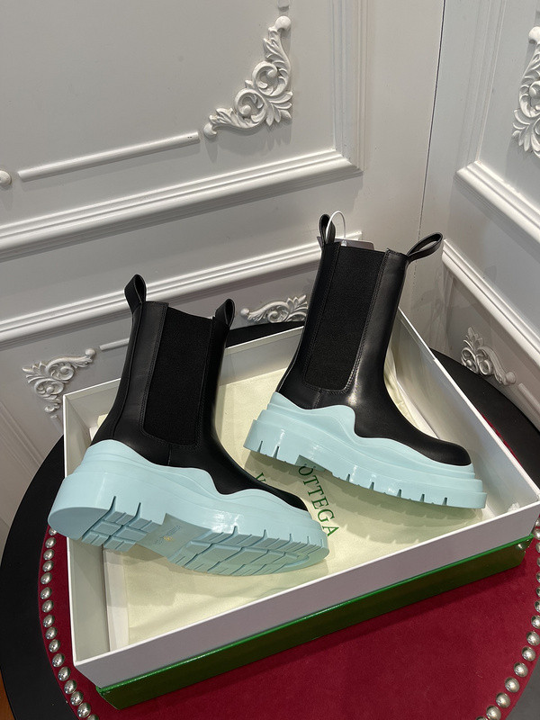 b0tte*a Ven*ta sneaker