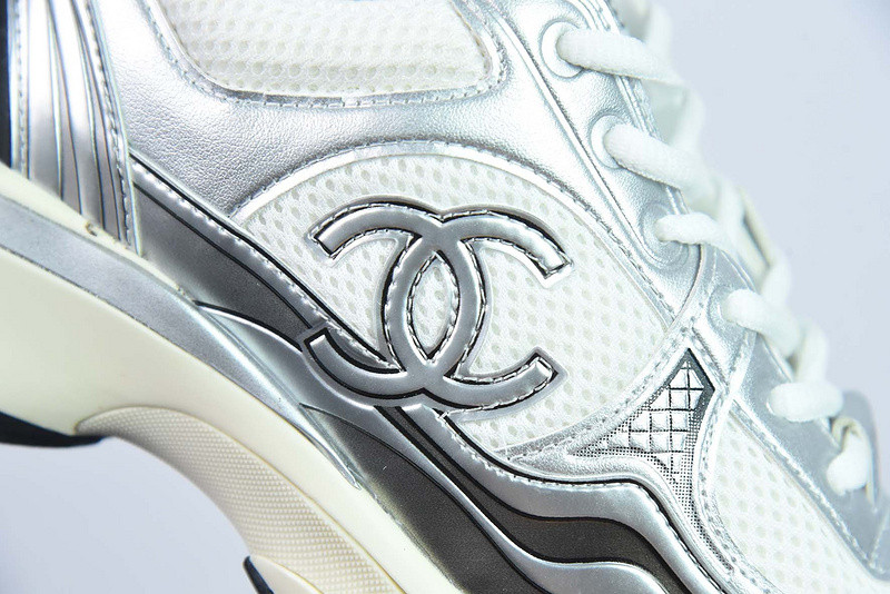 Ch**el sneaker