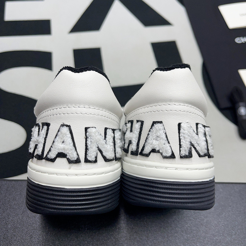 Ch**el sneaker