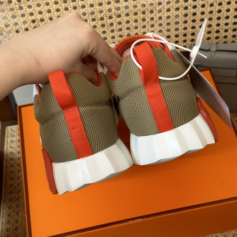 H**me5 sneaker
