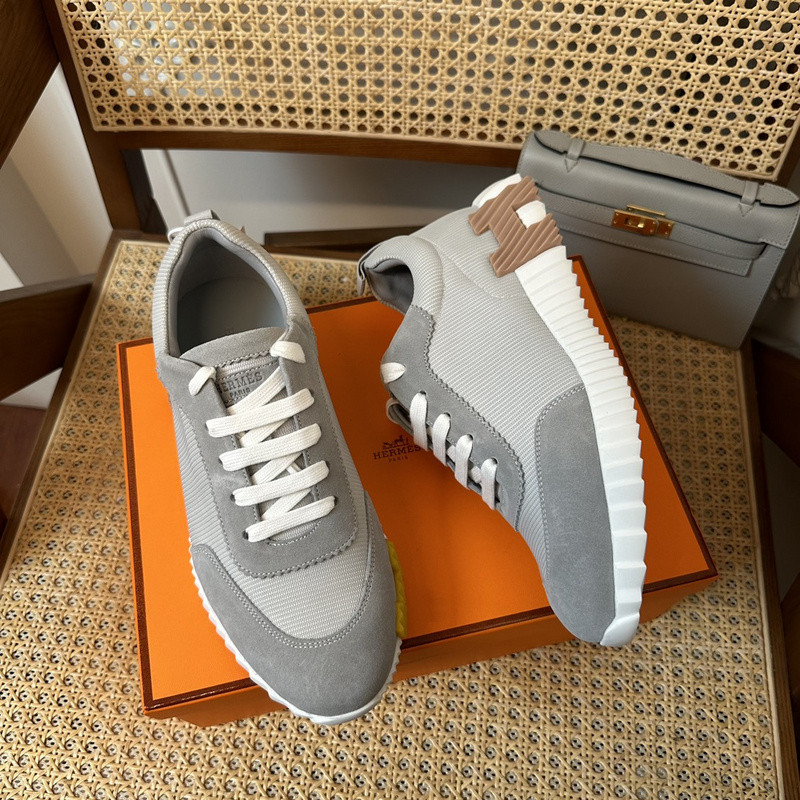 H**me5 sneaker
