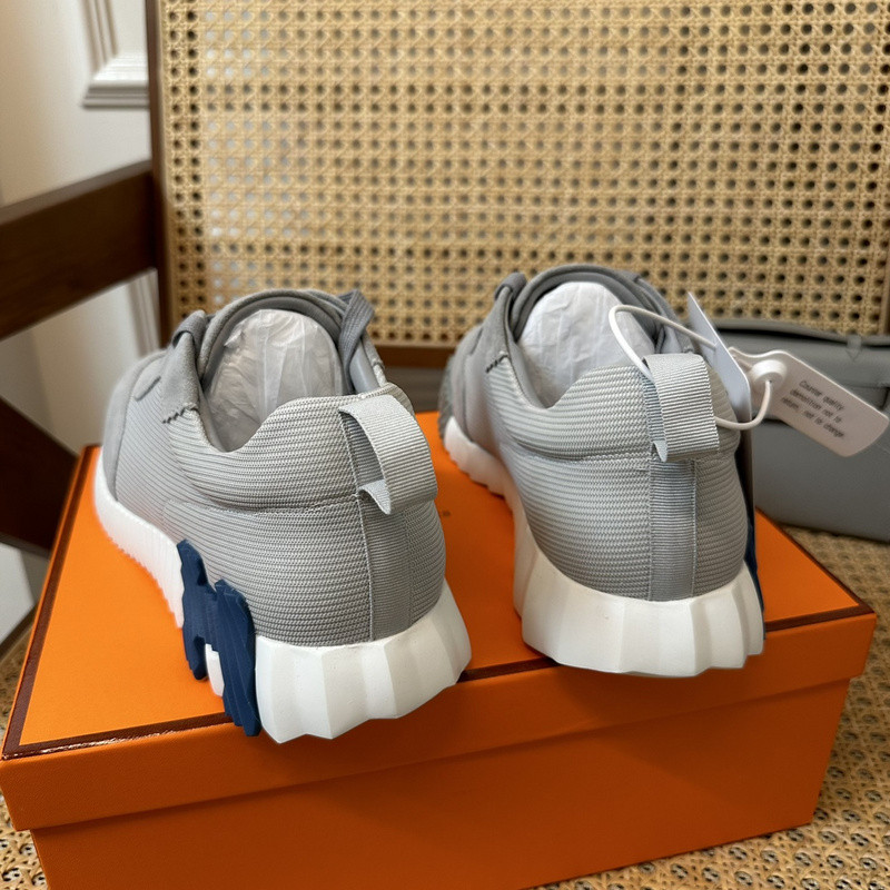 H**me5 sneaker