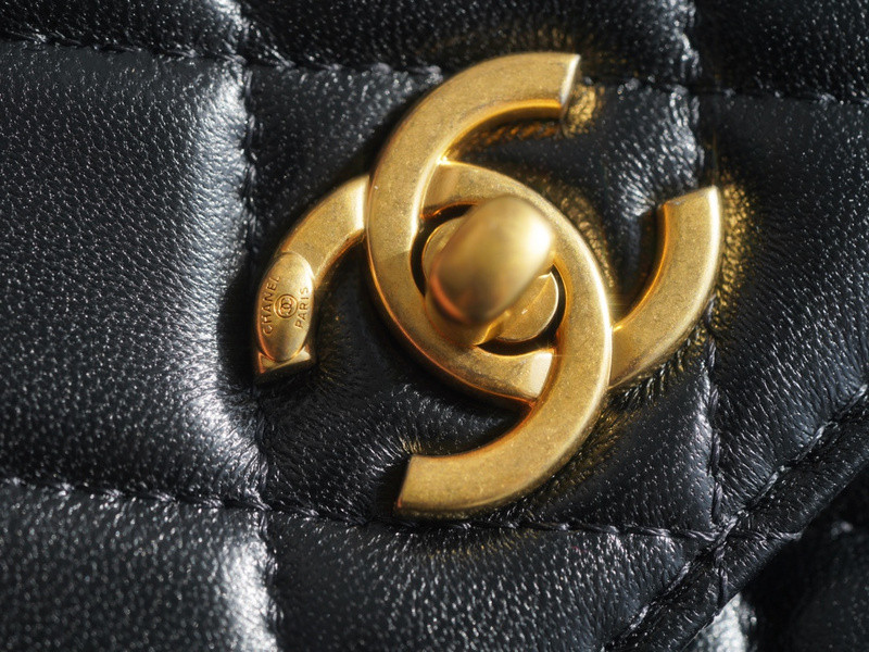 Ch*el purse