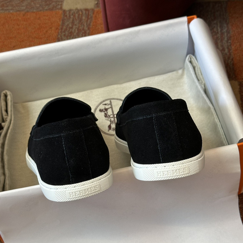 H**me5 sneaker