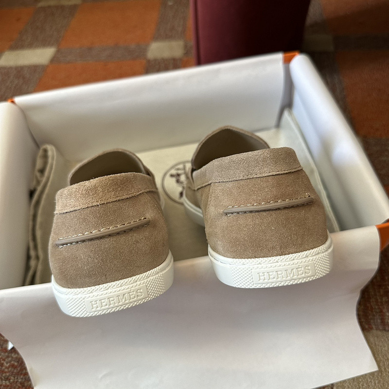 H**me5 sneaker