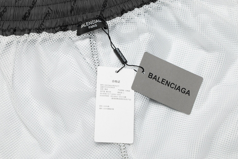 Ba1en*iaga clothes