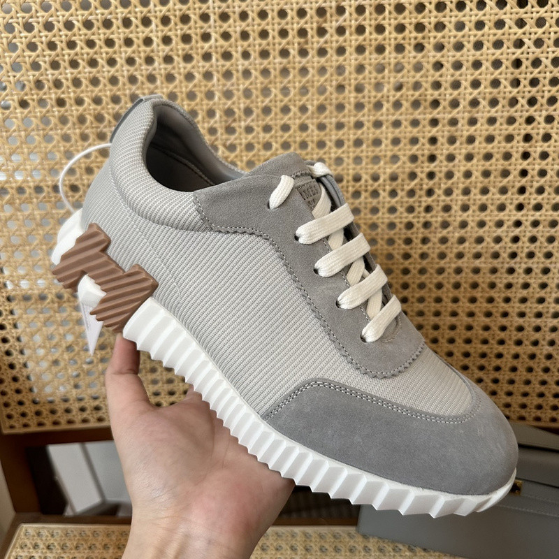 H**me5 sneaker