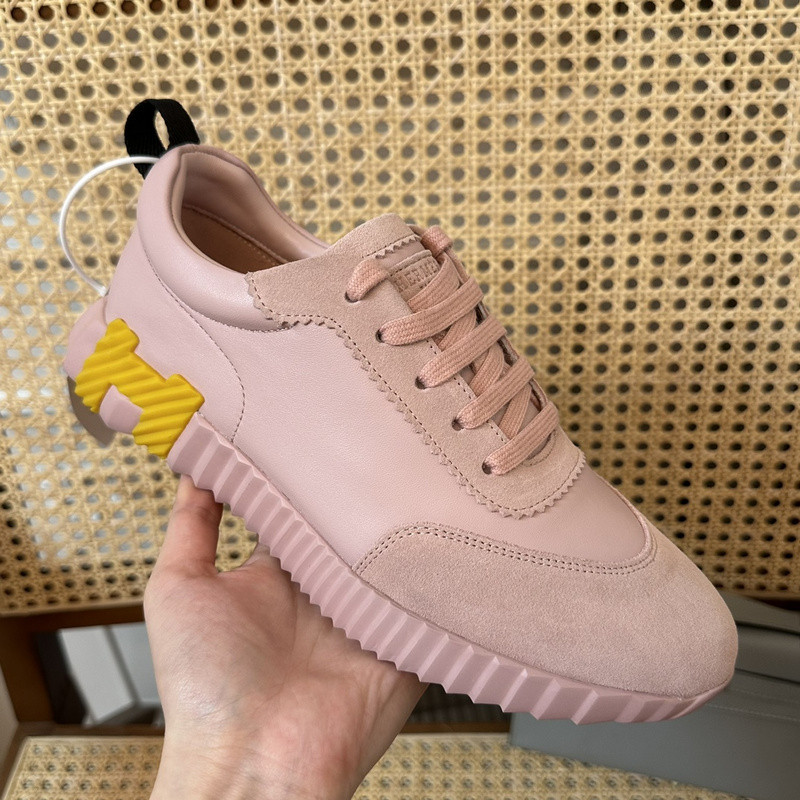 H**me5 sneaker