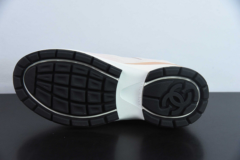 Ch**el sneaker