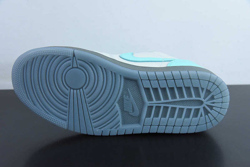 Air Jordan 1 Low "Polaroid" HQ3599-025