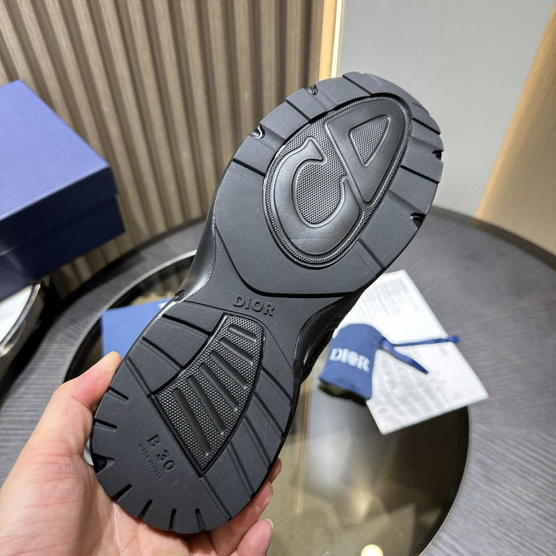 DIO* SNEAKER