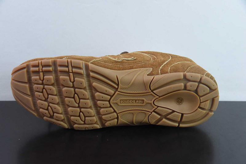 new Ba1an*e x m1um1u sneaker