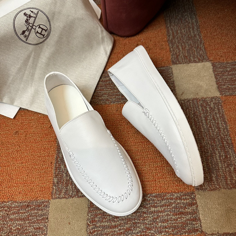 H**me5 sneaker