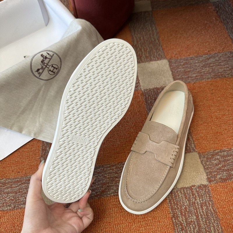 H**me5 sneaker