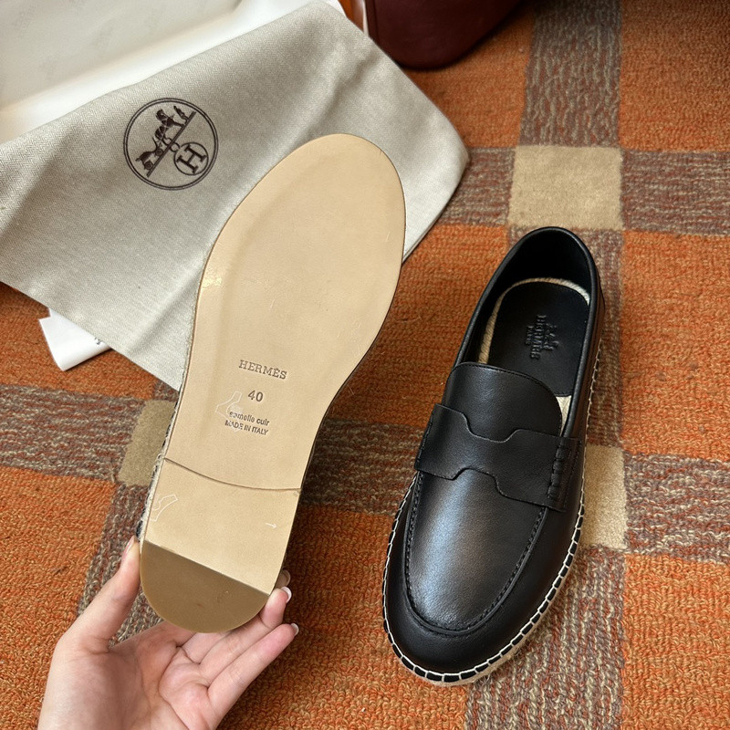 H**me5 sneaker